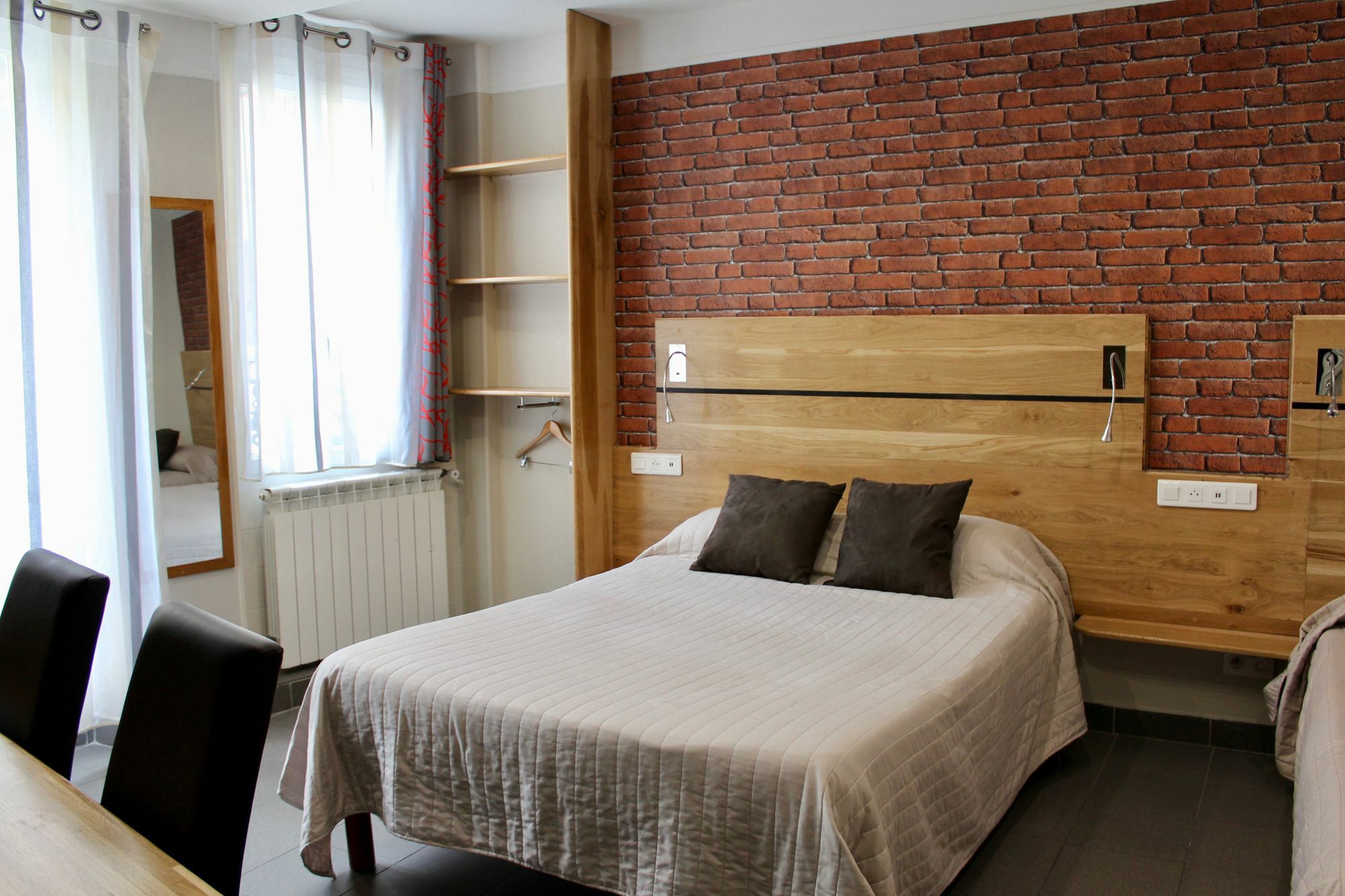Hotel Des Pyrenees Paris