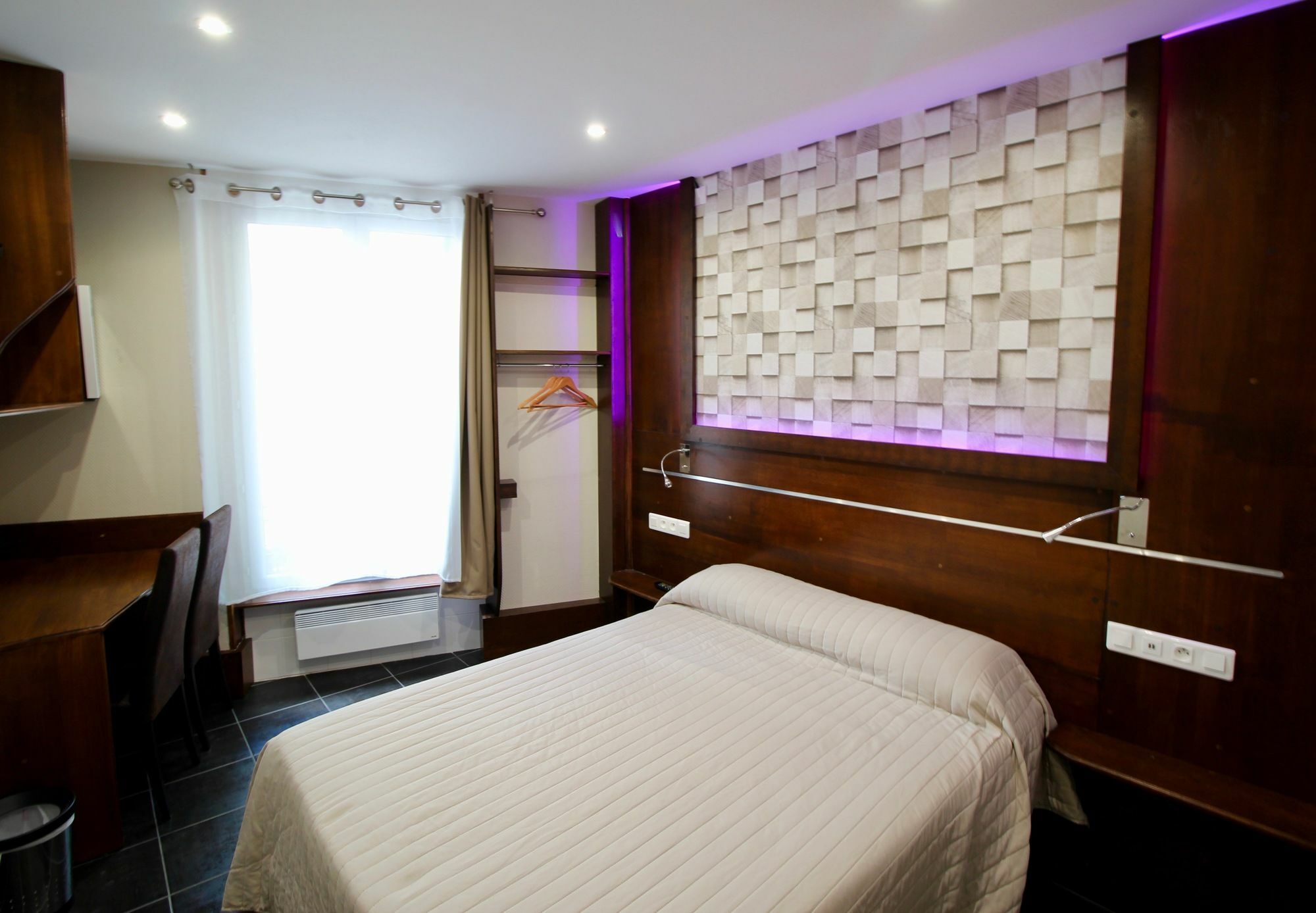 Hotel Des Pyrenees 3*