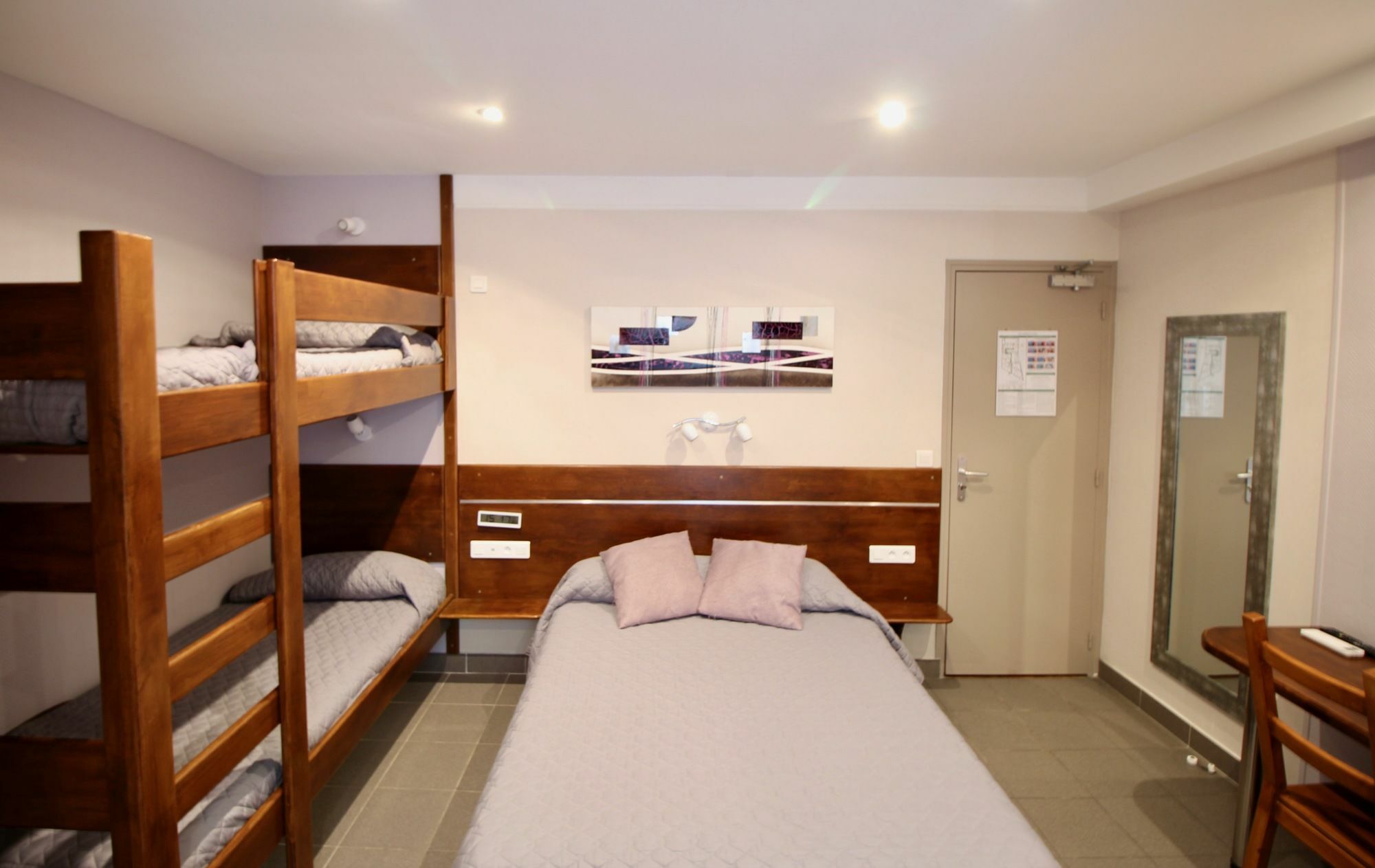 Des Pyrenees Hotel Paris