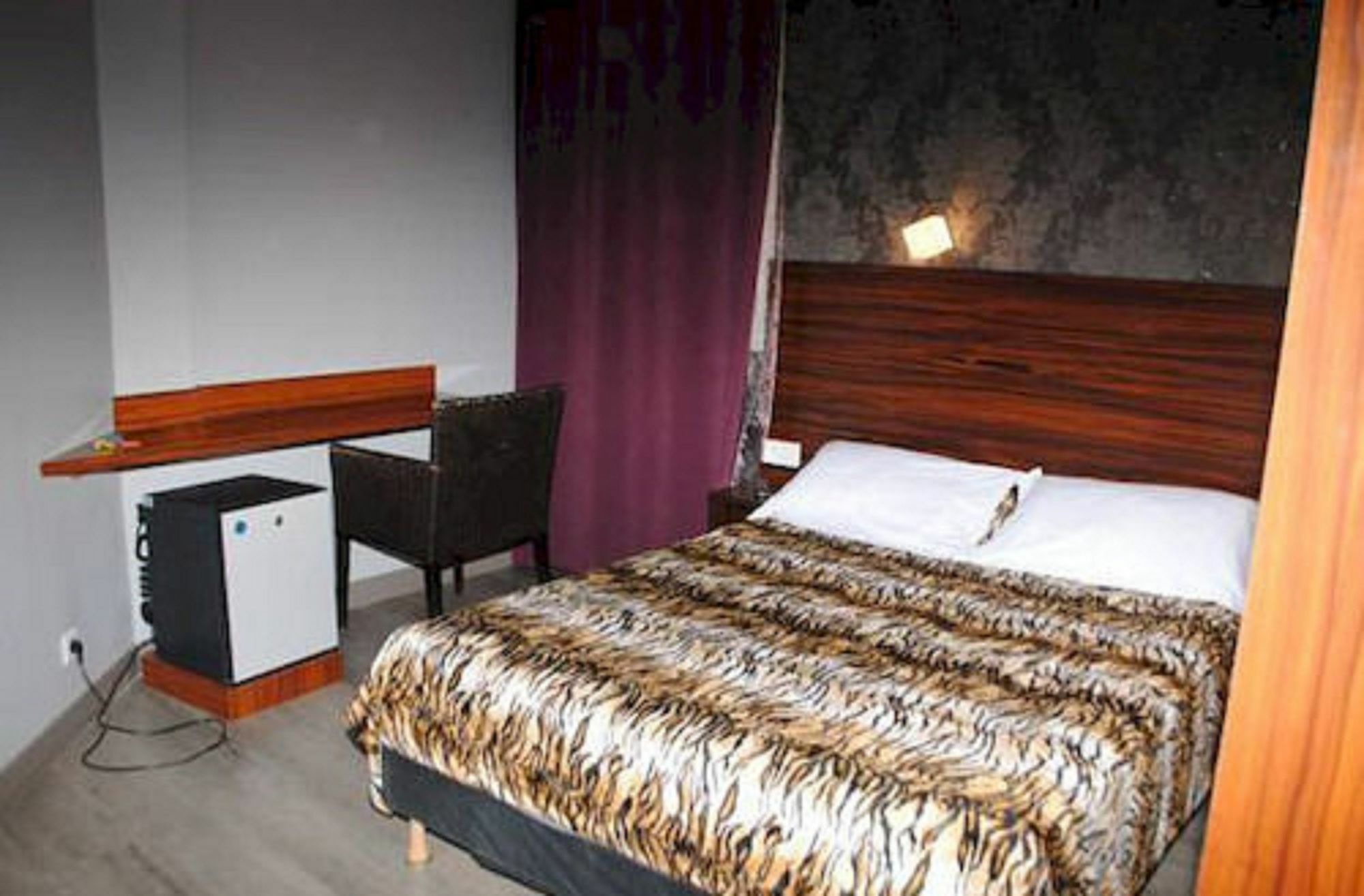 Hotel De Menilmontant Paris