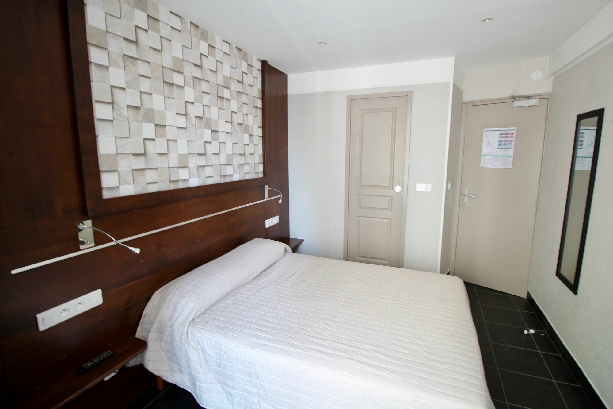 Hotel Des Pyrenees 3*