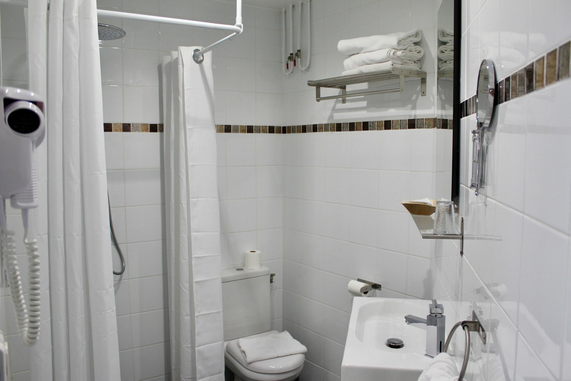 Hotel Des Pyrenees Paris