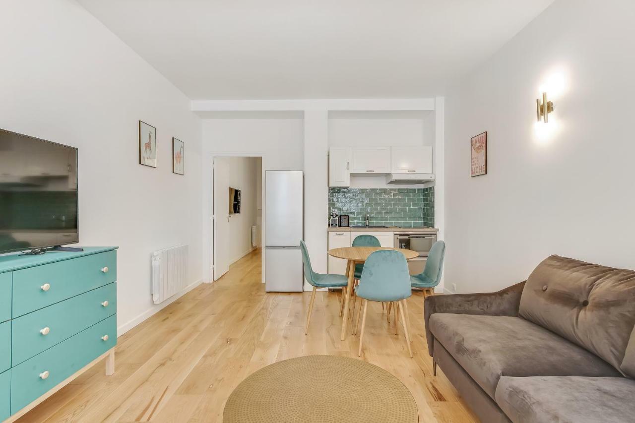 Pick A Flat's In Saint Germain - Rue Vaneau Apartment Paris