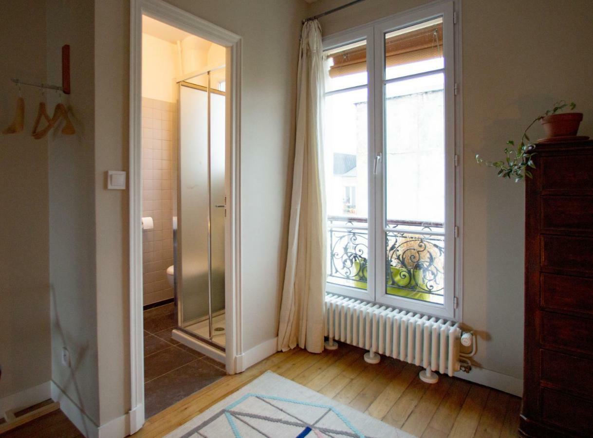 Chambre D'hote Parisienne Bed & Breakfast *