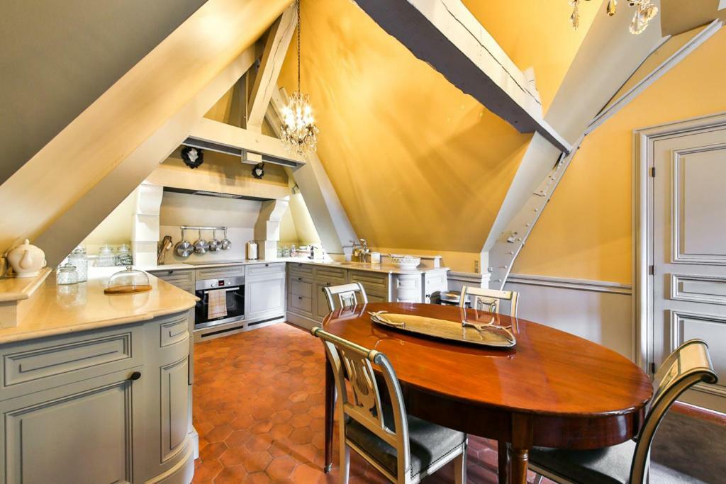 Apartment Parc Royal Paris