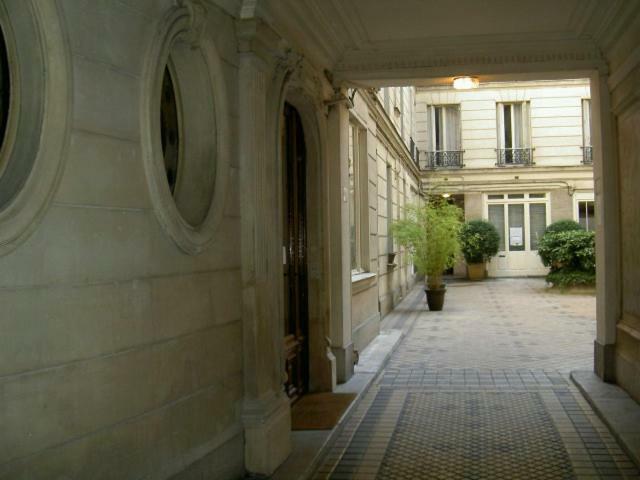 Large&bright Apartment, Paris, Montmartre-opéra, Picturesque Rue Des Martyrs Parigi