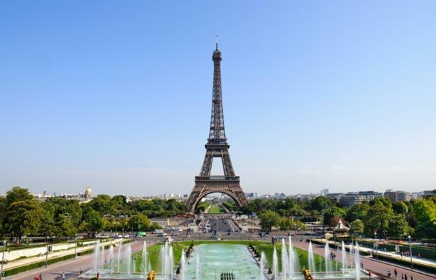 The Charming Trocadero Eiffel Tower Bed & Breakfast