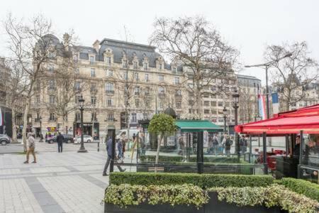 *** Champs Elysees Studio *