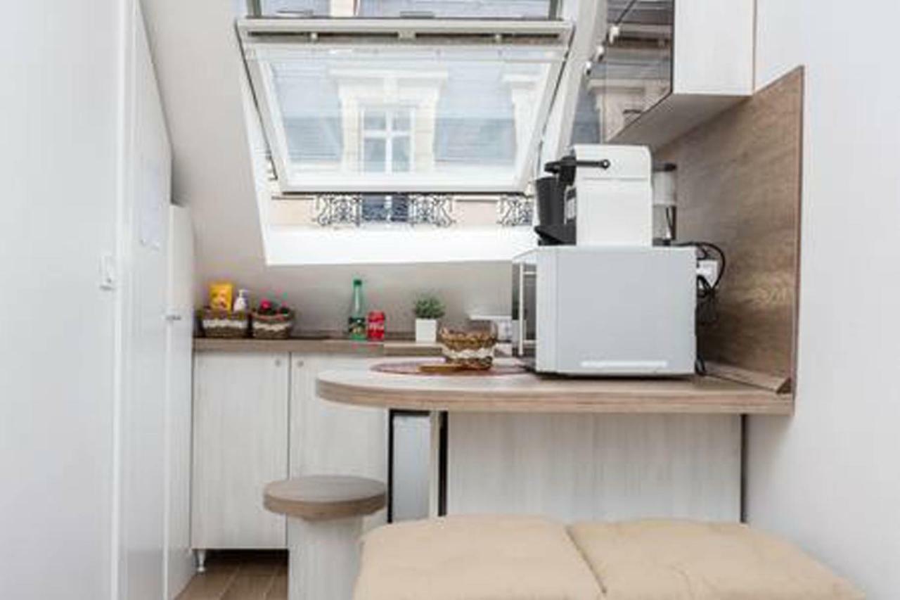 *** Champs Elysees Studio *