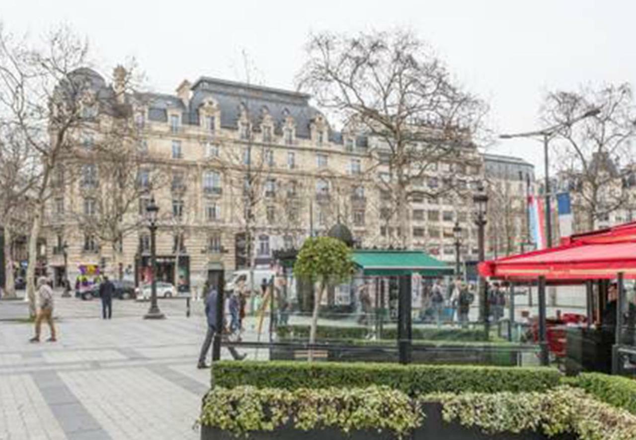 *** Champs Elysees Studio