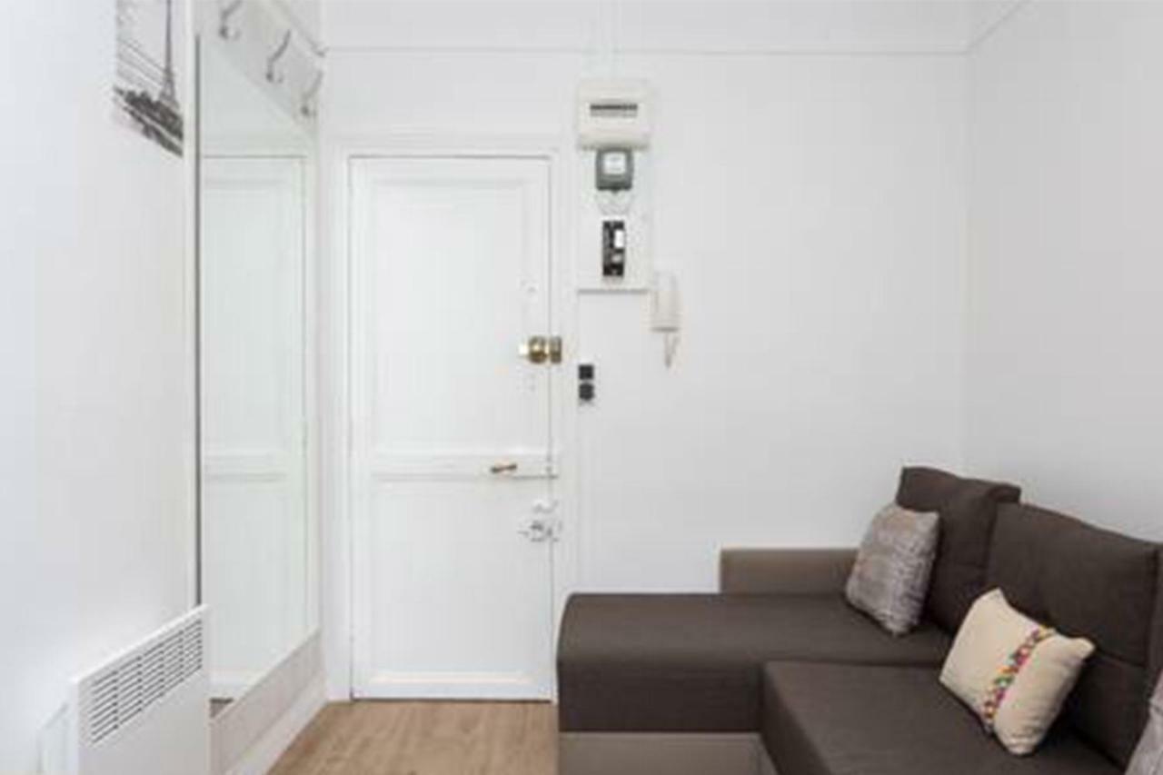 *** Champs Elysees Studio *
