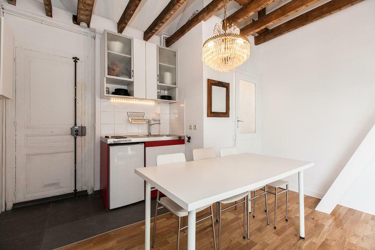 Charming 30m² Border Of Montmartre Parigi