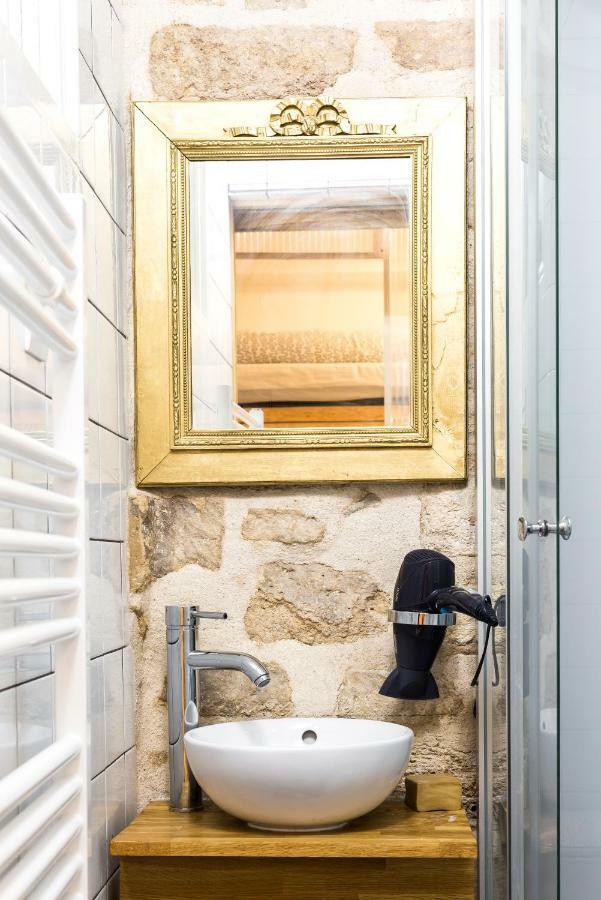 Pretty 25 M2 In A Lively District Appartamento *