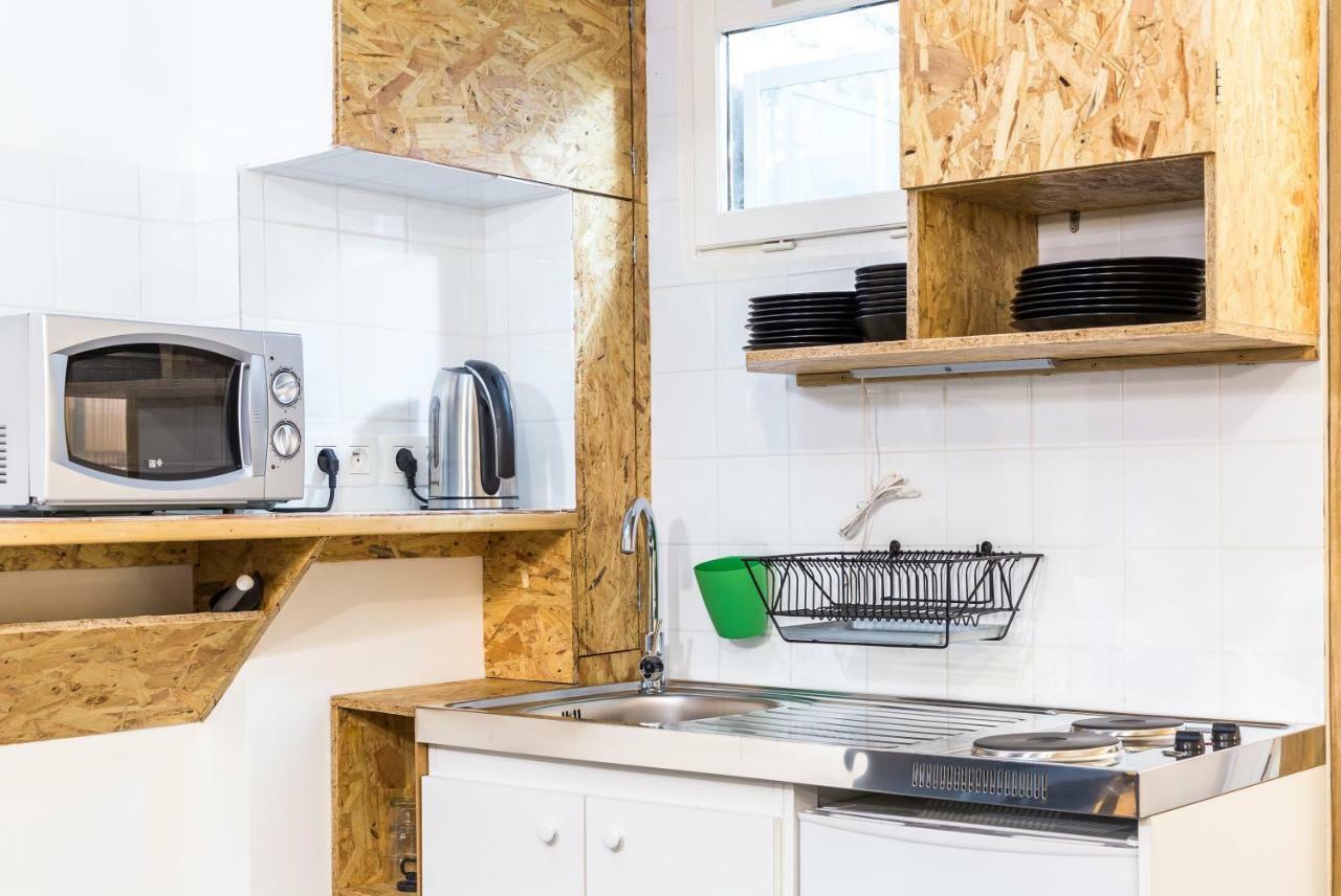 Pretty 25 M2 In A Lively District Parigi