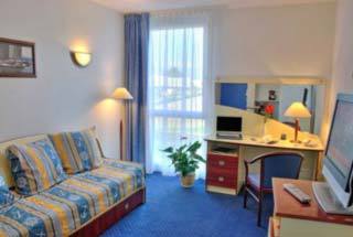 Aparthotel Appart'city La 2*