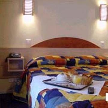 Hotel Chabrol Opera Parigi