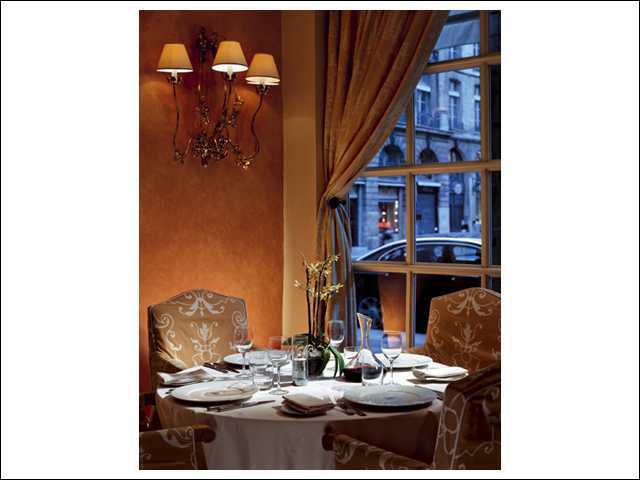 Lotti Paris