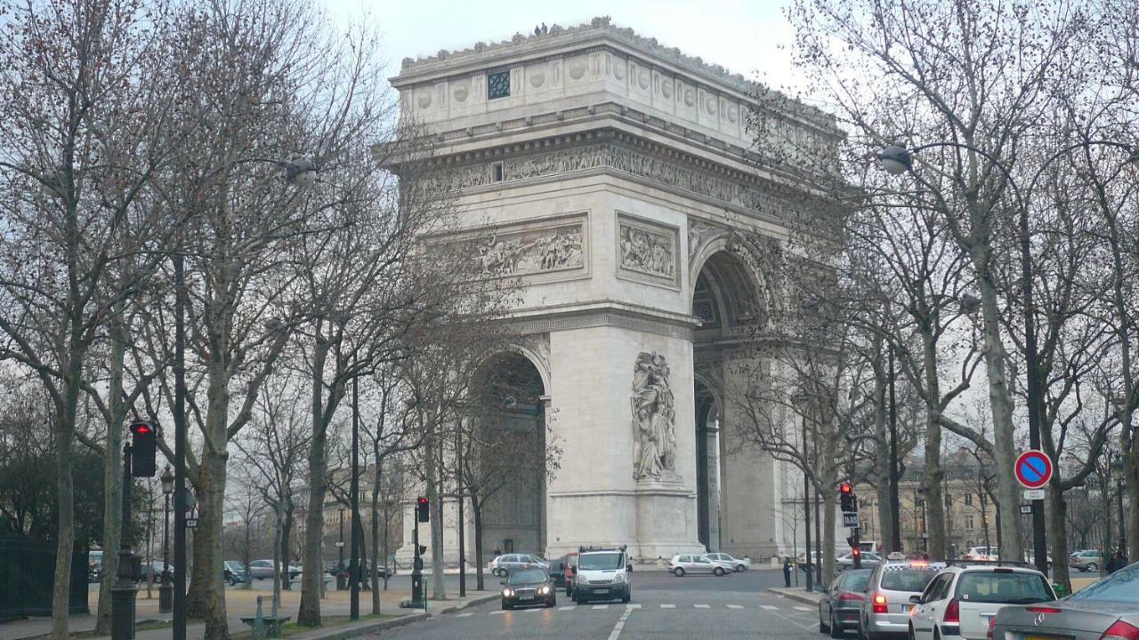 Two-Bedroom Apartment Champs-Elysees Paris