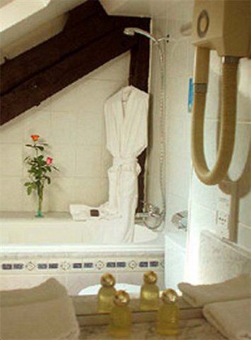 Relais Du Vieux 4*