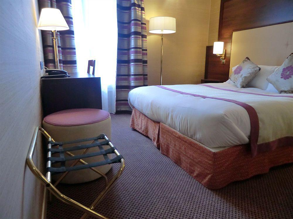 Gustave 4* Parigi