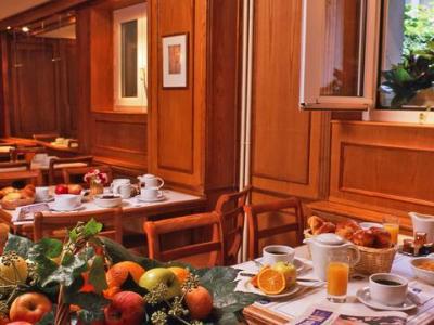 Hotel Montcalm 3*