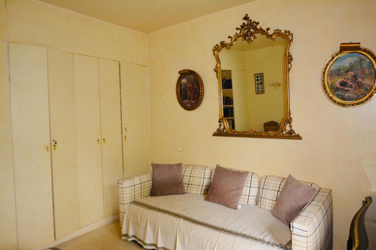 Arc De Triomphe - Foch Palace Apartment