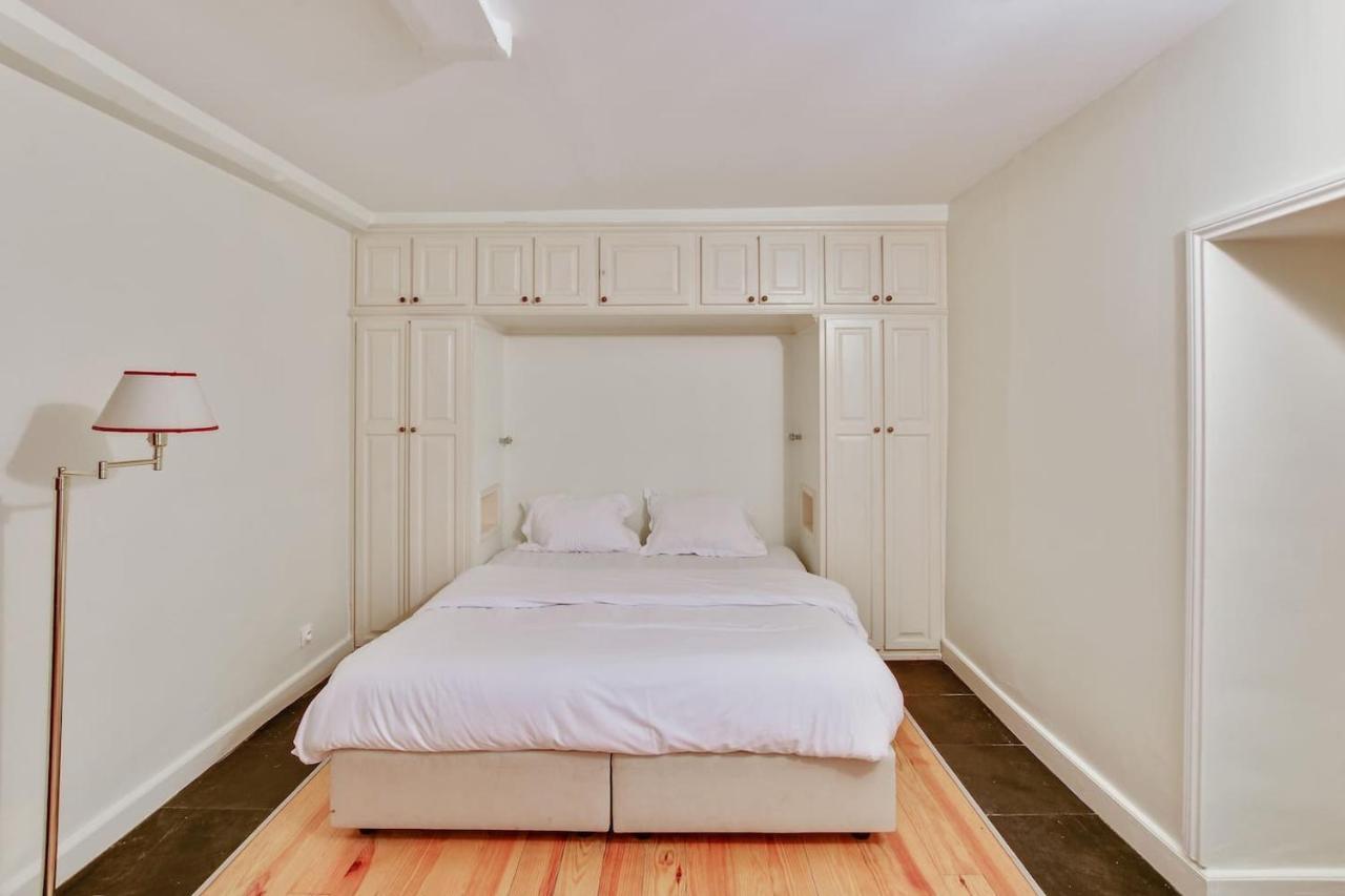 Unit 008 Saint Germain Des Pres Apartment Paris