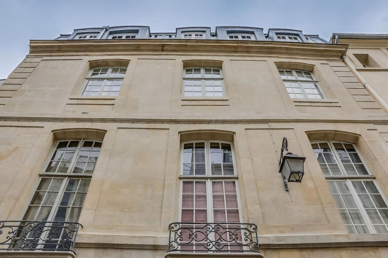 Unit 007 Marais Pompidou Apartment Paris