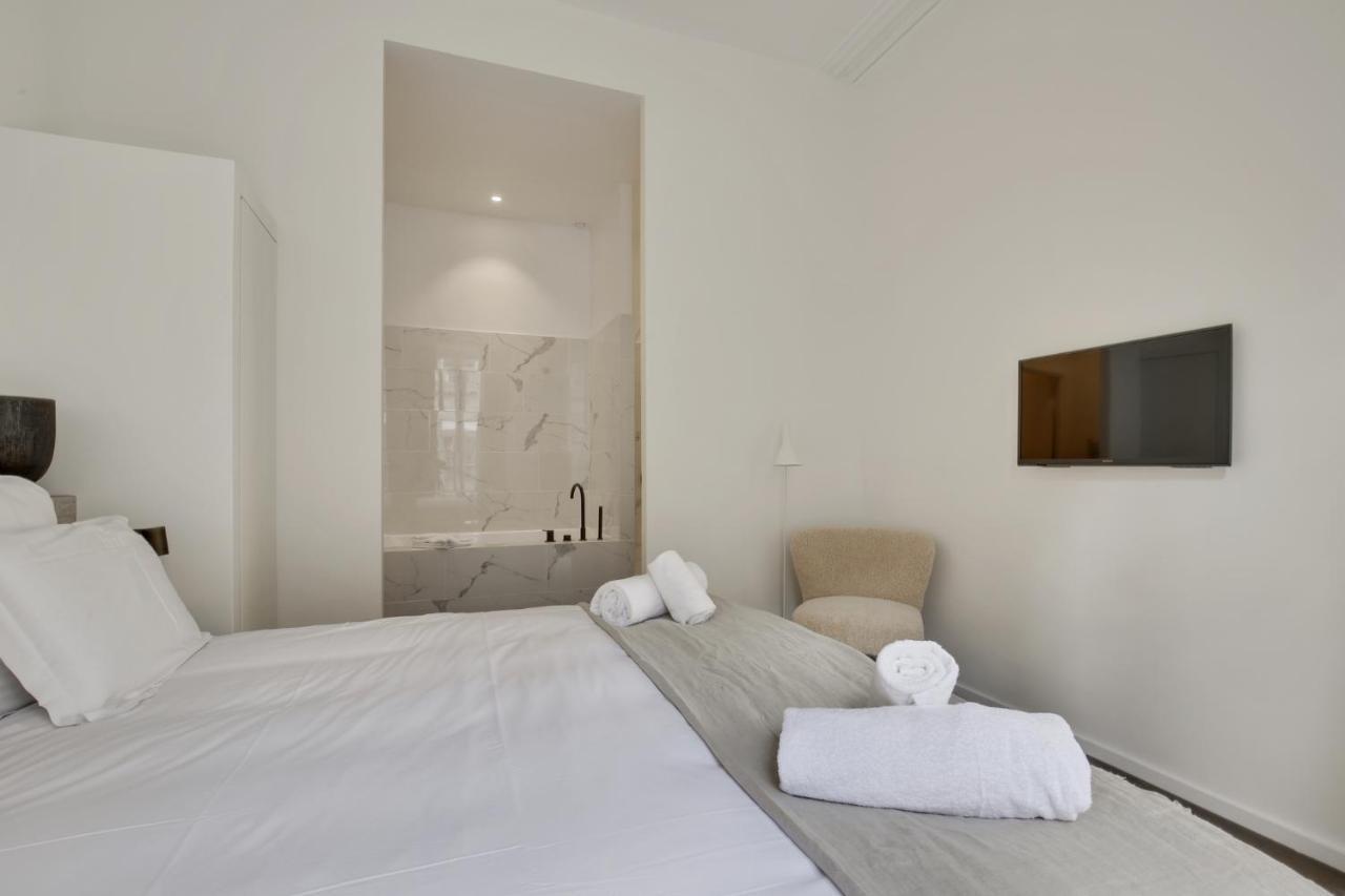Appartamento Modern 3bdr/3bath - Louvre Museum/tuileries Parigi
