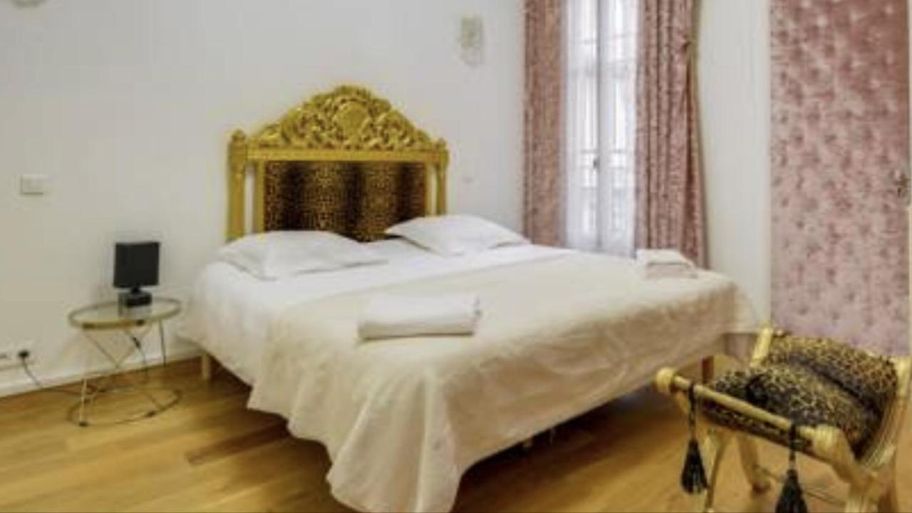 21a Marechal Foch Avenue Champs-elysees