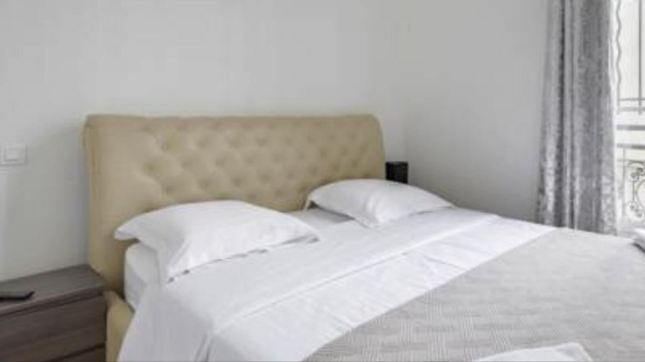 21a Marechal Foch Avenue Champs-elysees