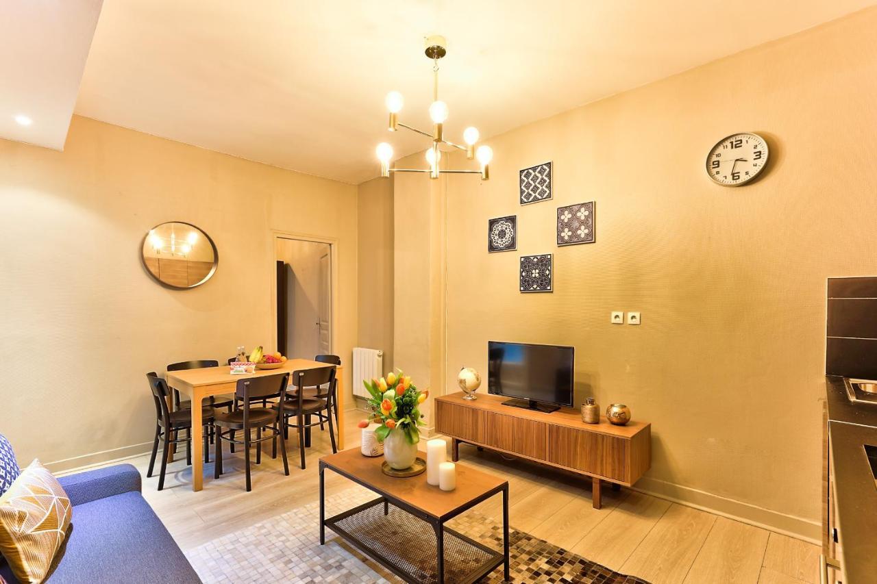 06 - Designed Flat Grands Boulevards Apartment Paris