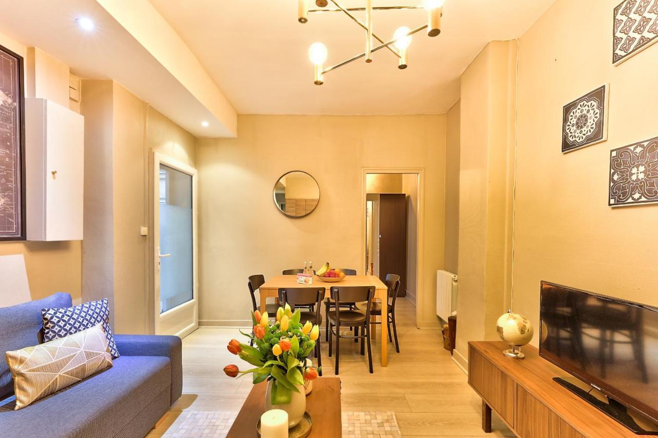 06 - Designed Flat Grands Boulevards Apartment *