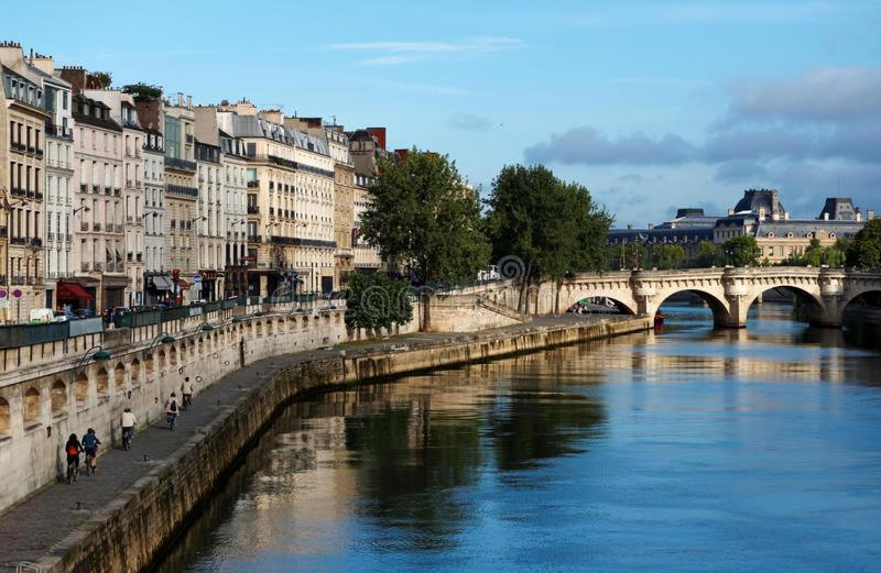 Appartamento Daumier - New 2 Bdrs Flat Near La Seine Parigi