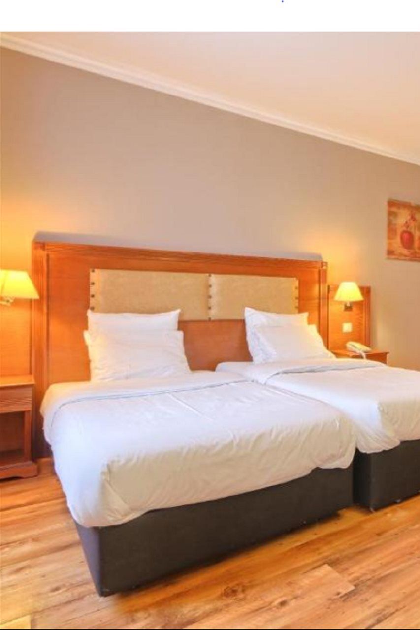 121 Hotel