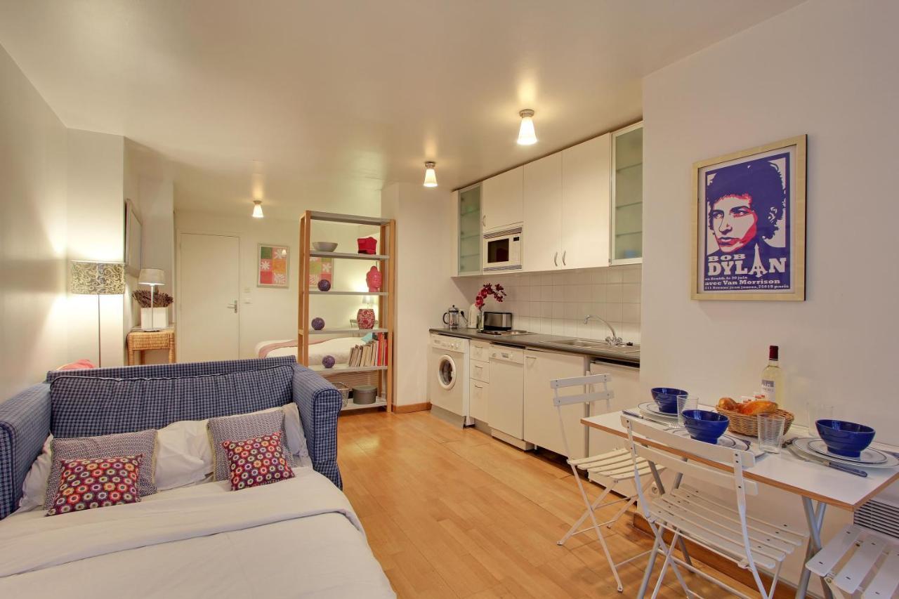 S09278 - With Patio For 3 People, Grand Boulevards * Parigi