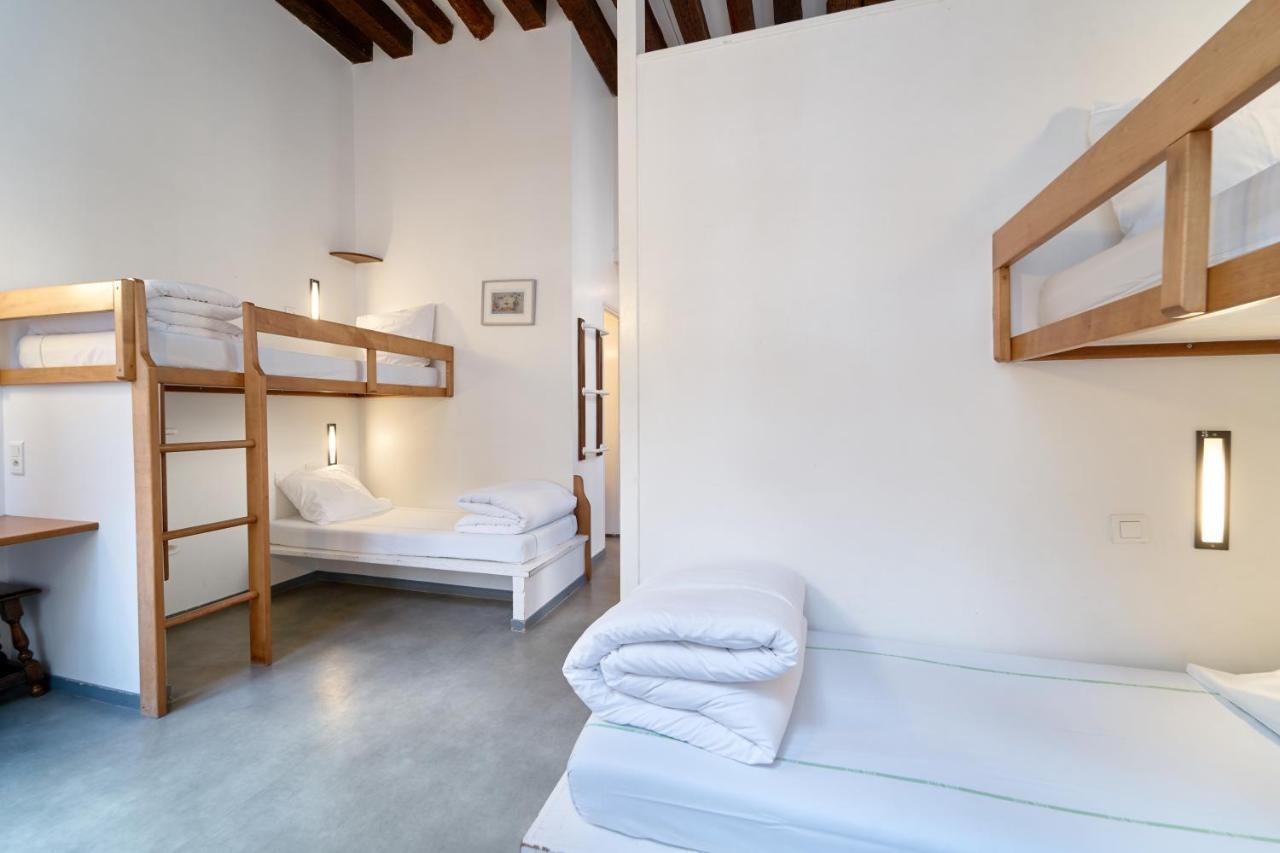Mije Marais Hostel *