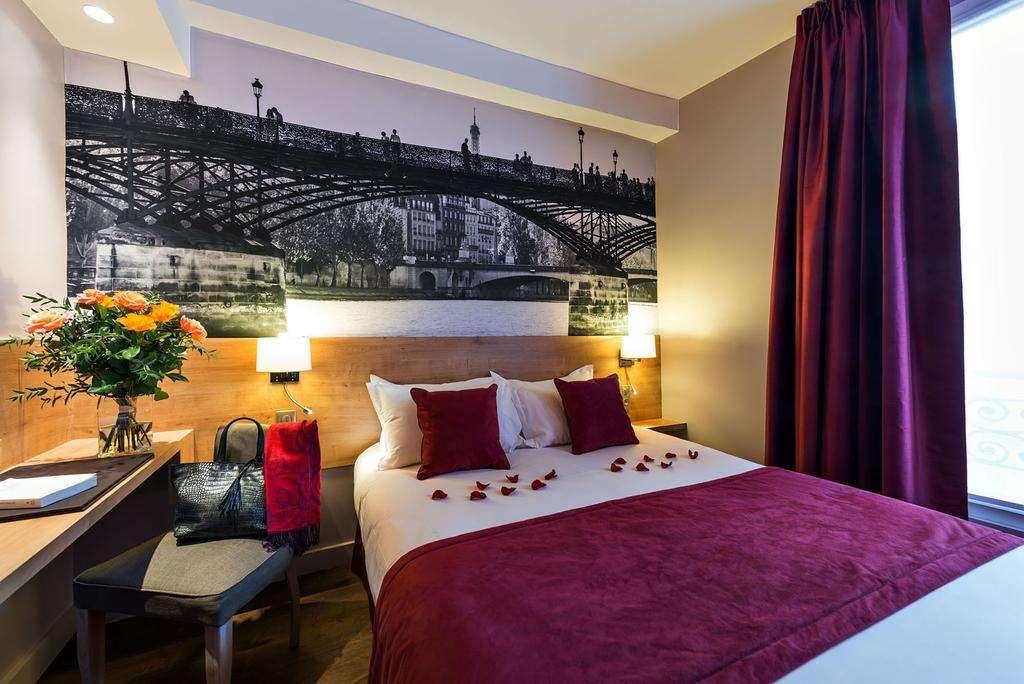 Hotel Midnight 3*