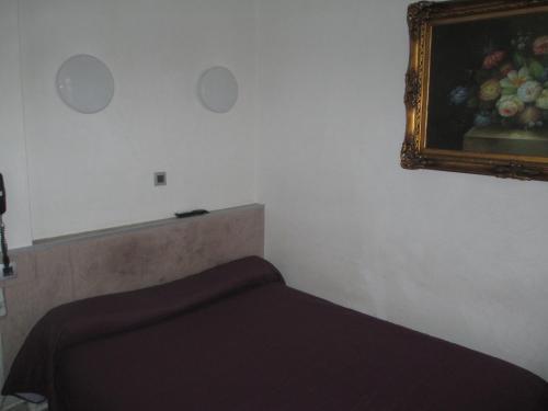 Camelia Prestige - Place De La Nation Hotel 2*