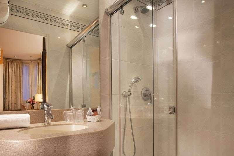 Cecilia Arc De Triomphe Hotel Parigi