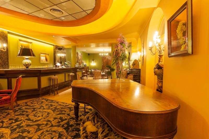 Hotel Cecilia Arc De Triomphe 3*