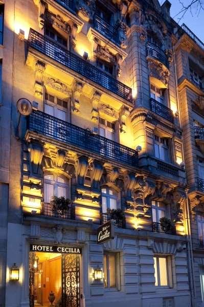 Cecilia Arc De Triomphe Hotel 3*