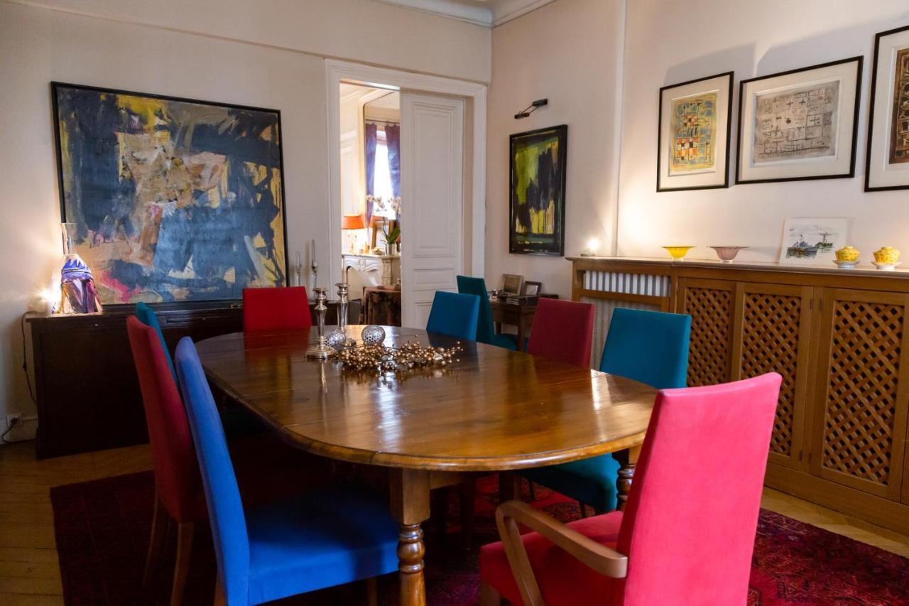 Bright And Luxurious In The Heart Of * Parigi