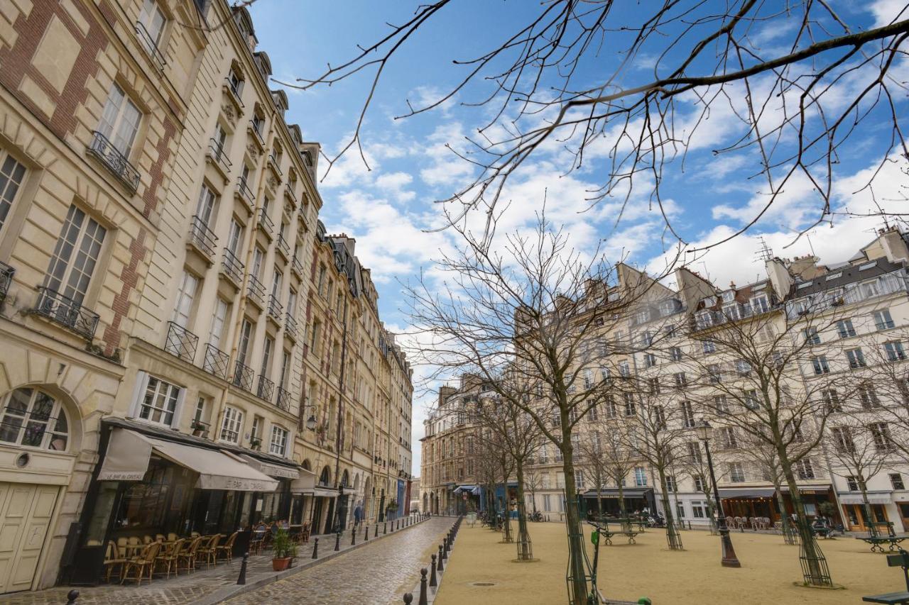 Cosy & Bright Under The Beams On Place Dauphine Id 319 Parigi