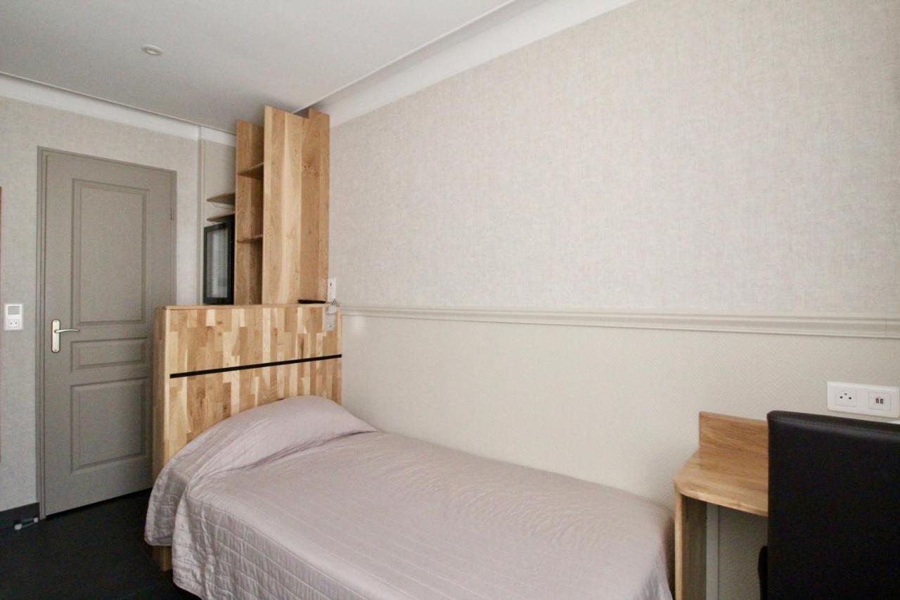 Des Pyrenees Hotel 3*