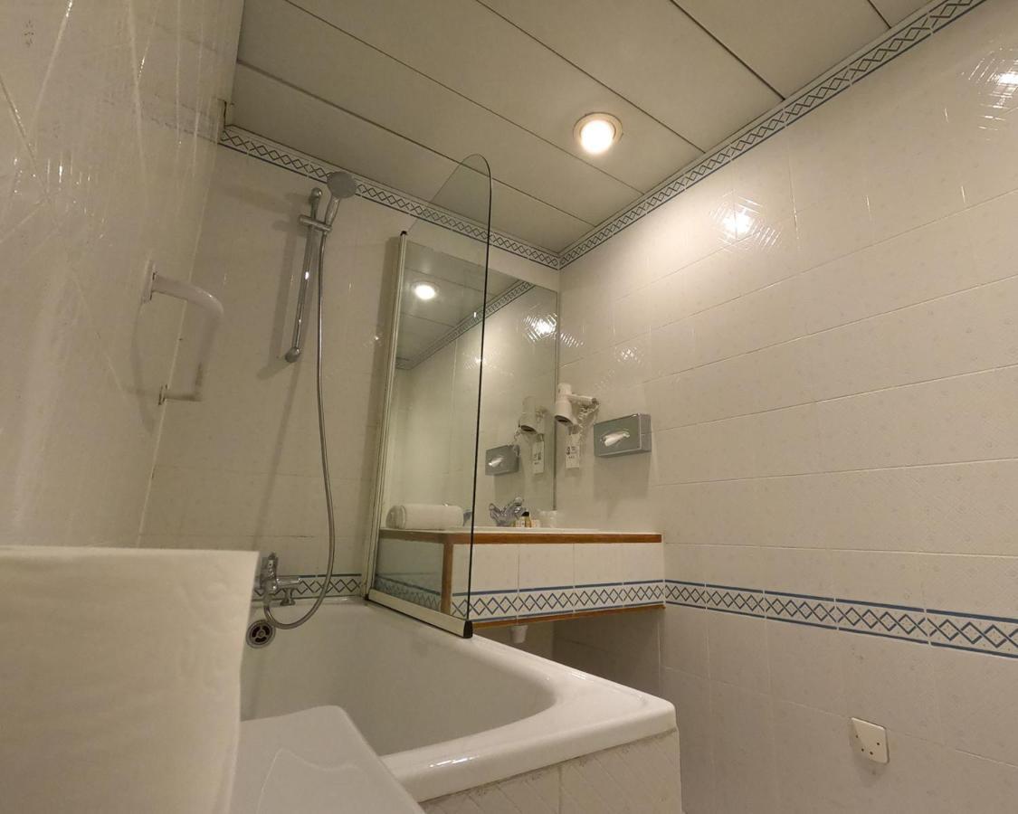 France Louvre Hotel
