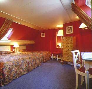 Le Petit Manoir Hotel 4*