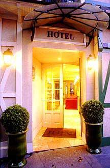 Le Petit Manoir Hotel