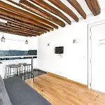 Apartment Pompidou By B\'Your Home
