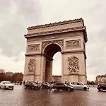 Appartement 2 Pieces Arc De Triomphe
